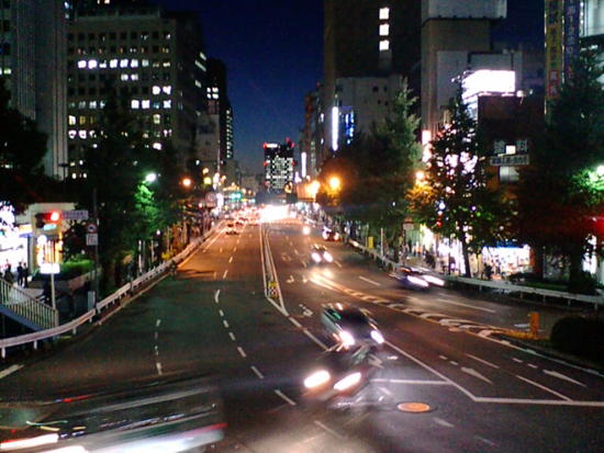 新宿大ガード先の橋の上の反対側