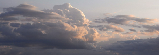 6月2日（火）ベランダからの雲　少し夏色？